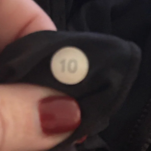 Lululemon Tank Top Womens Size 10 Adjustable Straps No Bra Inserts - Picture 4 of 4